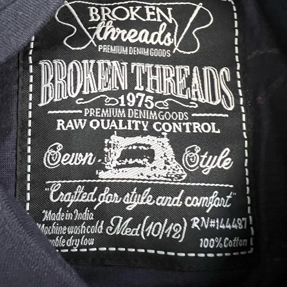 Broken Threads Tropical Palm Tree Graphic Tee Youth Medium 10/12 - Picture 3 of 3